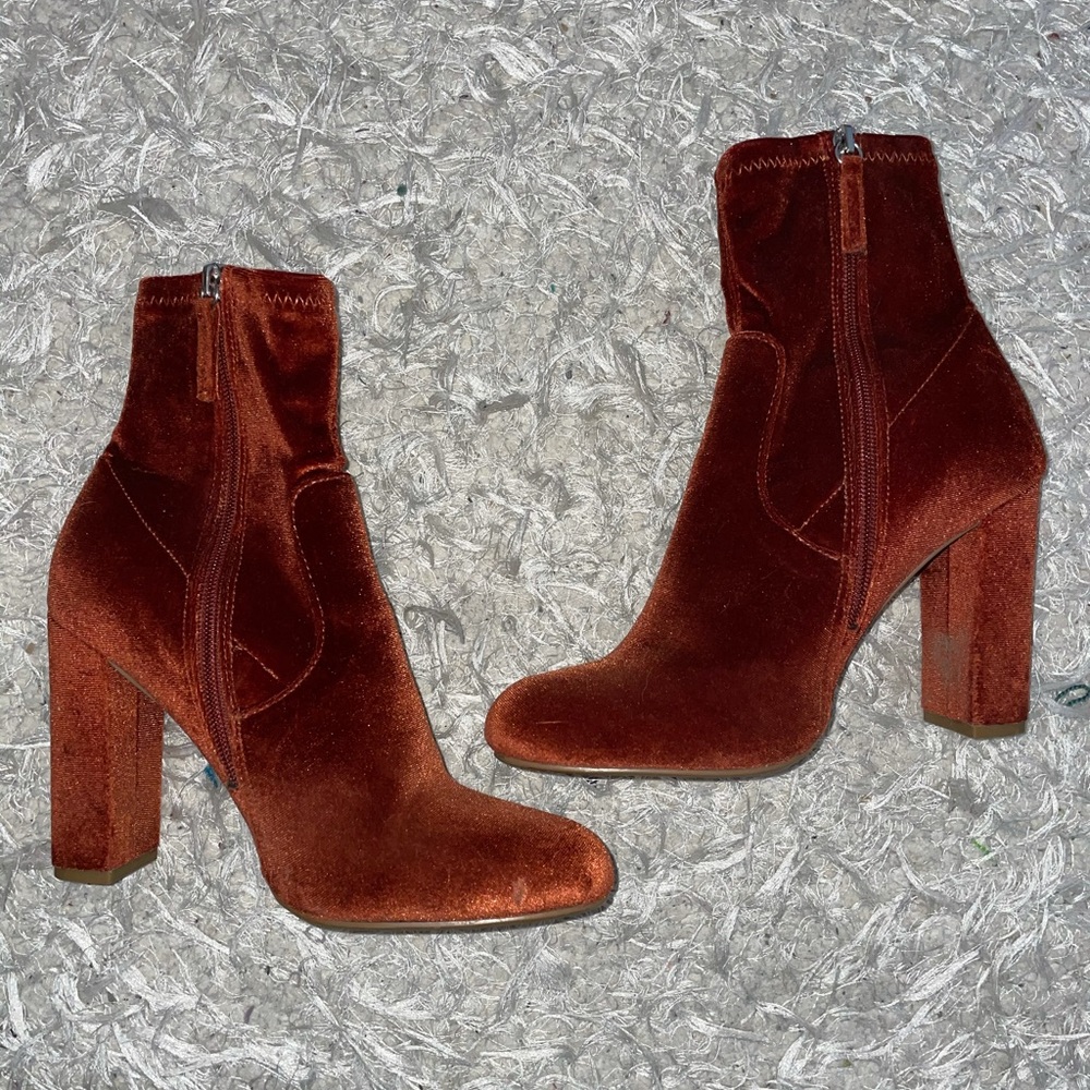 SOLD ELSEWHERE Velvet Steve Madden Ankle Booties - Picture 2 of 5